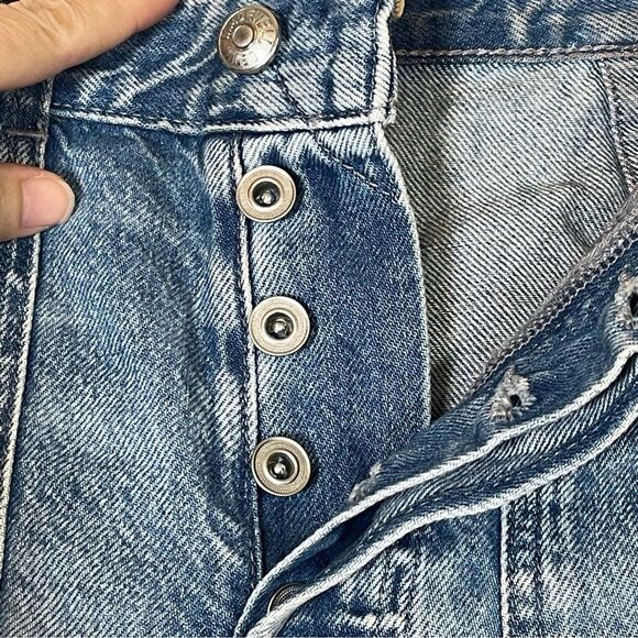 Madewell NWT Darted Barrel Leg Jeans Size 25 in Riverbend Wash, Rigid, Raw Hems - Picture 9 of 16